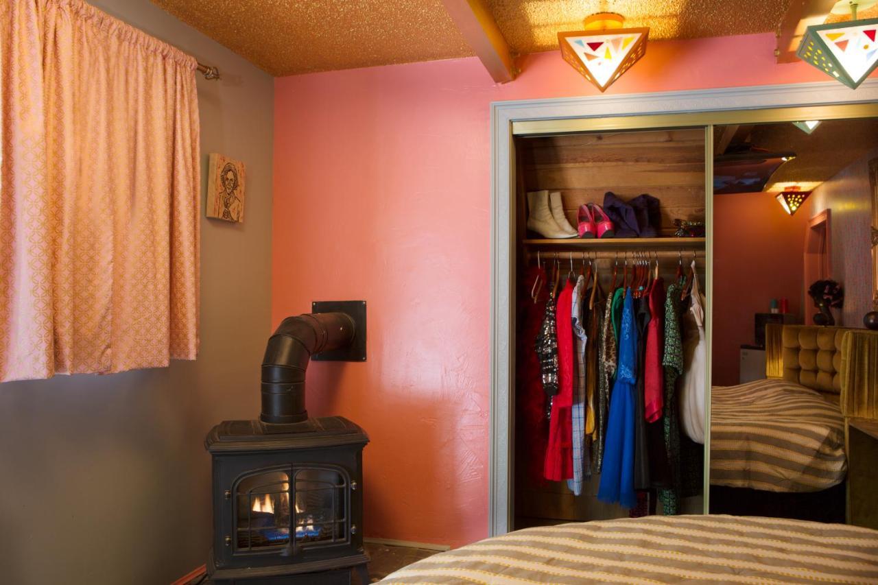 Hicksville Pines Chalets & Motel Idyllwild Exterior photo